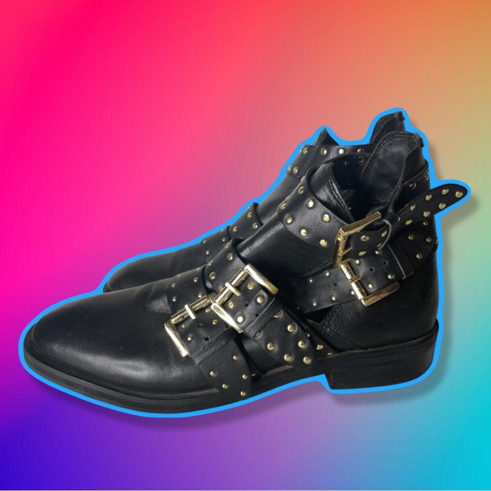 Topshop Black Leather Ark Studded Gold Buckle Ankle Bootie Boots Size 9